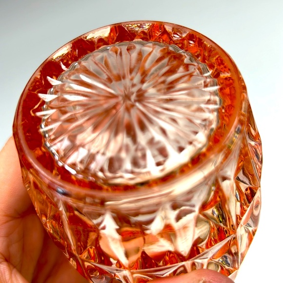 Vintage pair of  diamond cut “JEANETTE GLASS” pink depression glass tumblers… - Picture 6 of 7